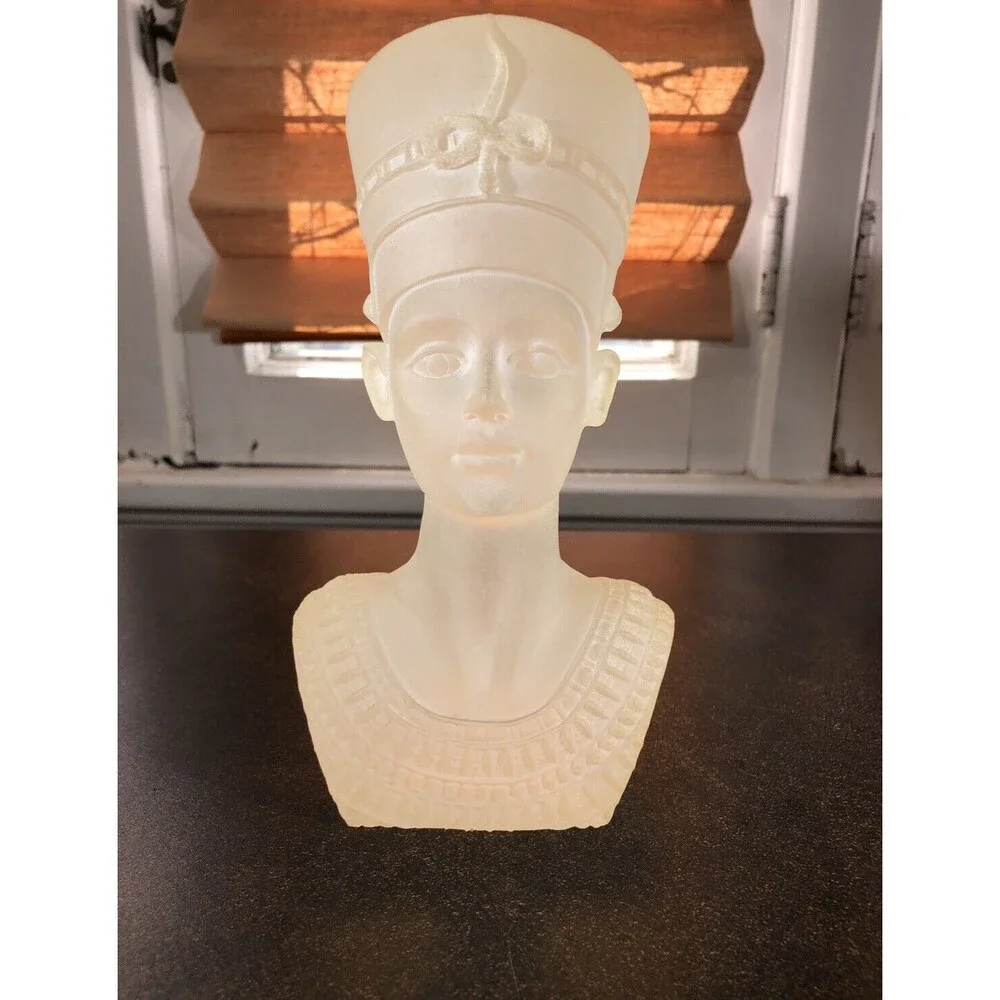 Queen Nefertiti Acrylic Resin Bust Egyptian Sculpture Replica Egyptian Art Decor - Picture 4 of 16